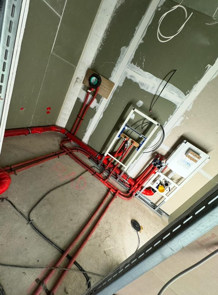 Baustelle Heizungs- und Sanitärinstallation Rohbau